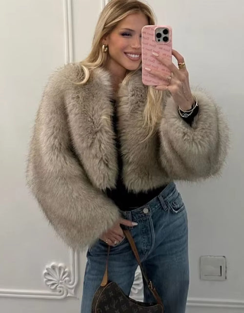 Load image into Gallery viewer, Iconic Street Fashion Week Luxury Brand Gardient Cropped Faux Fur Coat Women Winter 2024 Hot Cool Girls Fluffy Short Fur Jacket
